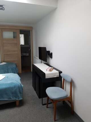 Мотели es8bar Łozina Двухместный номер с 2 отдельными кроватями и ванной комнатой-4